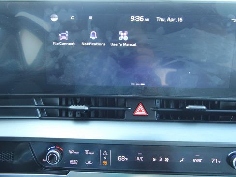 Used 2024 Kia Sportage EX image 33