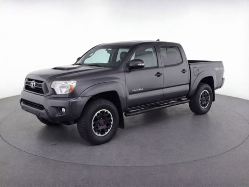 Used 2025 Toyota Tacoma TRD Off-Road image 3