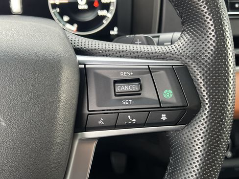 Used 2023 Mitsubishi Outlander AWD image 31