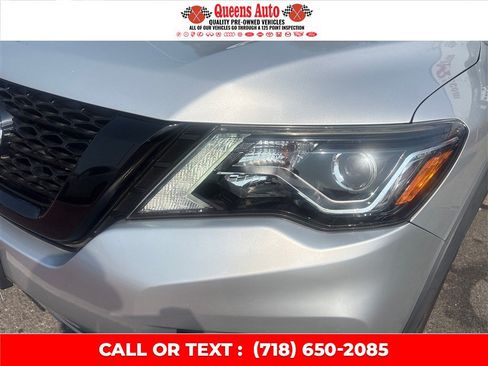 Used 2020 Nissan Pathfinder SL AWD/4WD image 34