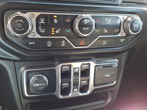 Used 2020 Jeep Wrangler Unlimited Sport image 24