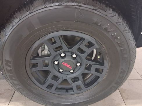 Used 2023 Toyota 4Runner SR5 AWD/4WD image 11