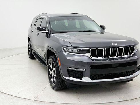 Used 2023 Jeep Grand Cherokee L Limited w/ Luxury Tech Group II AWD/4WD image 8