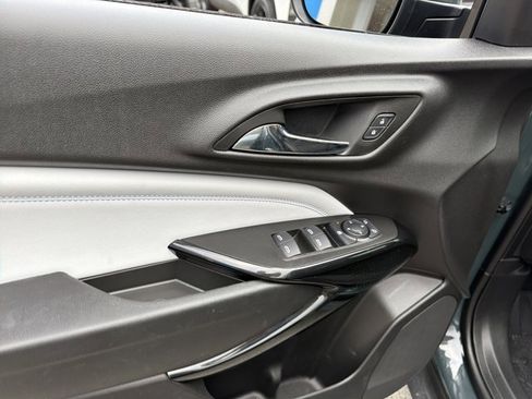 Used 2025 Chevrolet Trax LT w/ LT Convenience Package image 15