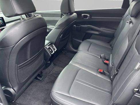 Certified 2025 Kia Sorento S w/ Panoramic Sunroof Package image 10