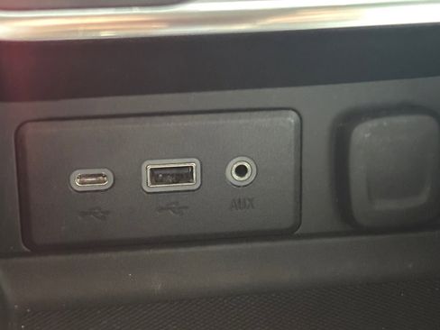 Used 2018 GMC Terrain SLE w/ Driver Convenience Package image 3