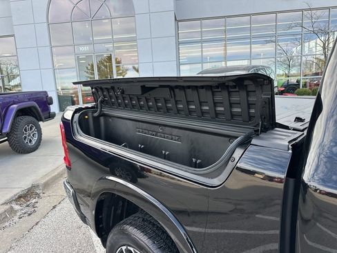 Used 2025 RAM 1500 Laramie image 44