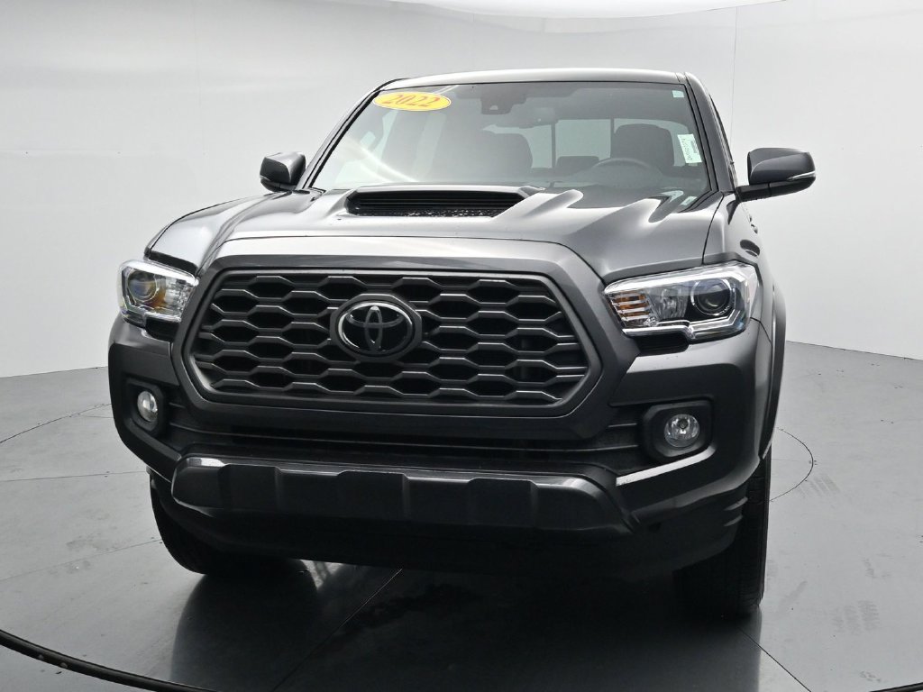 Used 2022 Toyota Tacoma TRD Sport w/ Technology Package AWD/4WD image 3