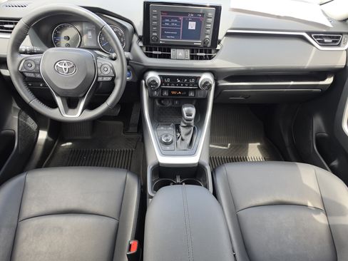 Certified 2022 Toyota RAV4 XLE Premium AWD/4WD image 8