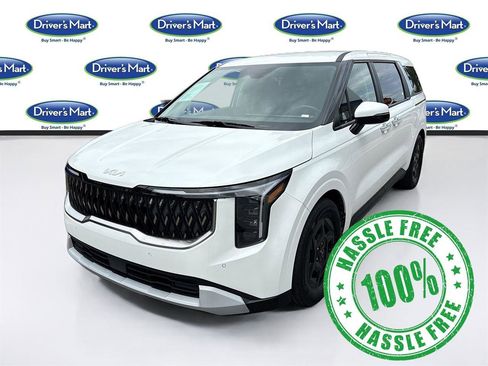 Used 2025 Kia Carnival FWD image 3