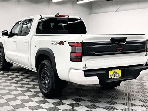 New 2025 Nissan Frontier PRO-4X w/ Pro Convenience Package image 3