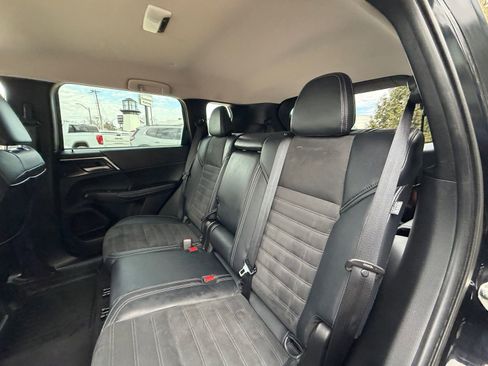 Used 2022 Mitsubishi Outlander SE image 26