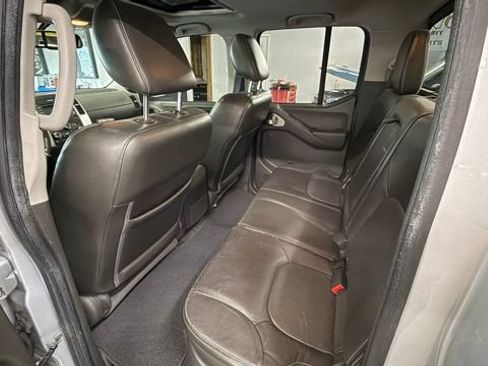 Used 2014 Nissan Frontier PRO-4X w/ Pro-4x Luxury Package AWD/4WD image 25