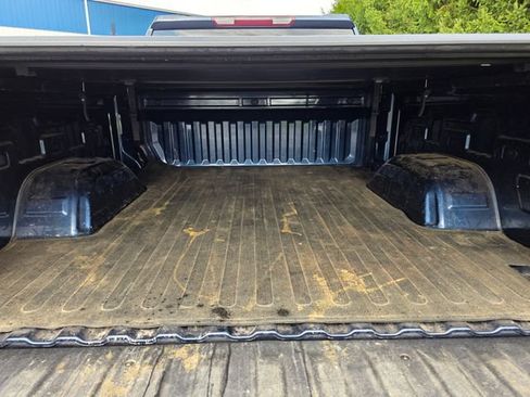Used 2020 Chevrolet Silverado 1500 Custom w/ Custom Value Package AWD/4WD image 4
