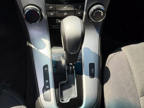 Used 2015 Chevrolet Cruze LT w/ Sun And Sound Package FWD image 36