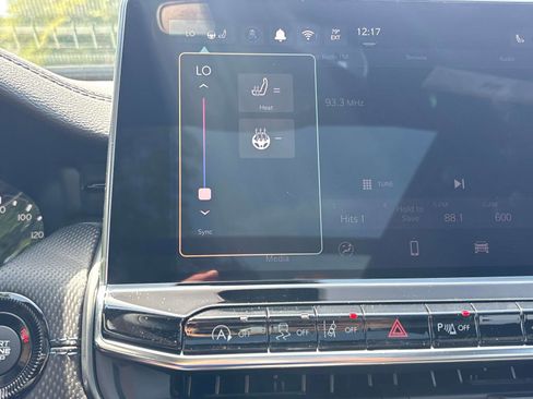 New 2025 Jeep Compass Limited w/ Sun & Sound Group image 10