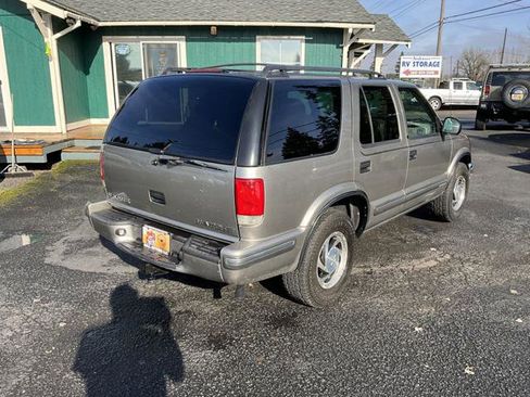 Used 1998 Chevrolet Blazer LT w/ Preferred Equipment Group image 3