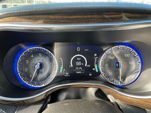 Used 2023 Chrysler Pacifica Limited image 28