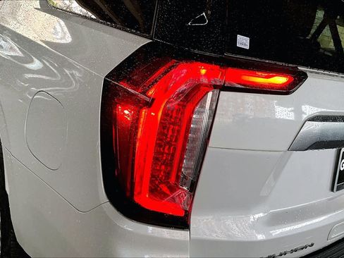 Used 2024 GMC Yukon Denali image 28