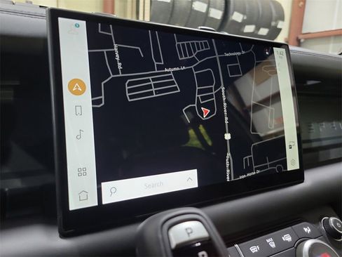 New 2025 Land Rover Defender 110 X-Dynamic SE image 32