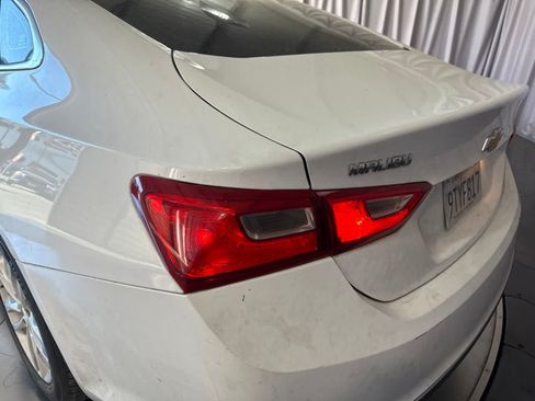 Used 2018 Chevrolet Malibu LT FWD image 10