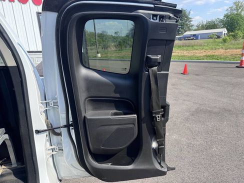 Used 2018 Chevrolet Colorado W/T RWD image 11