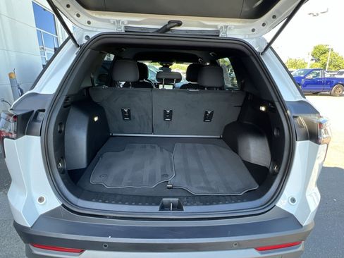 Used 2026 Chevrolet Equinox LT FWD image 33