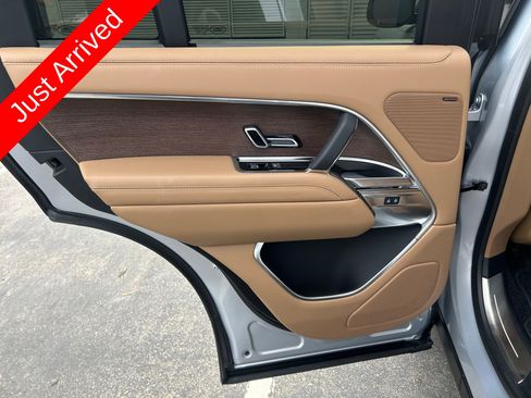 Used 2025 Land Rover Range Rover SE image 11