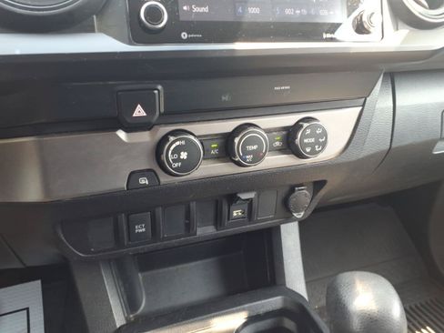 Used 2022 Toyota Tacoma SR RWD image 17