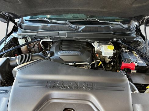 Used 2021 RAM 2500 Big Horn w/ Level 1 Equipment Group image 9