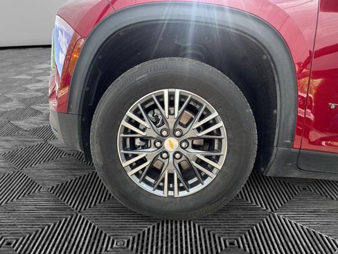Certified 2025 Chevrolet Traverse LT w/ LPO, Floor Liner Package FWD image 9