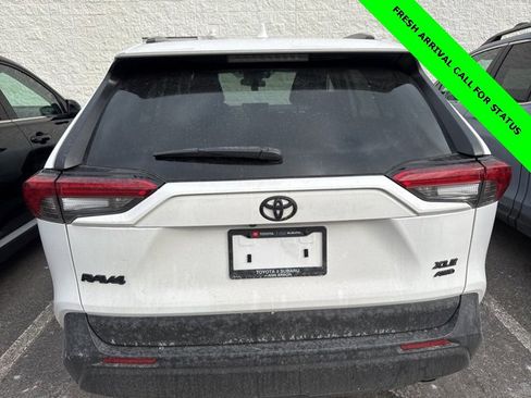 Used 2025 Toyota RAV4 XLE w/ Convenience Package image 8