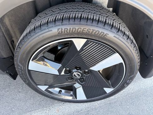 Used 2025 Nissan Kicks SR FWD image 21