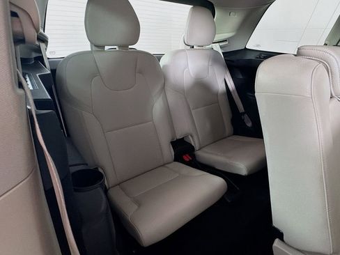 Used 2021 Volvo XC90 T6 Momentum image 33