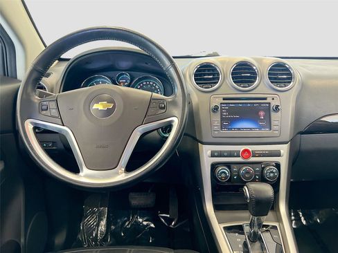 Used 2014 Chevrolet Captiva Sport LT w/ Convenience Package FWD image 2