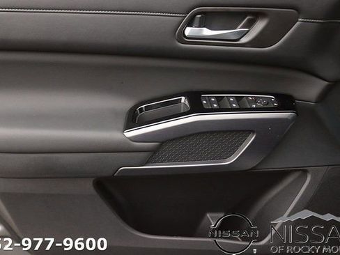 New 2026 Nissan Pathfinder SL w/ SL Premium Package AWD/4WD image 10