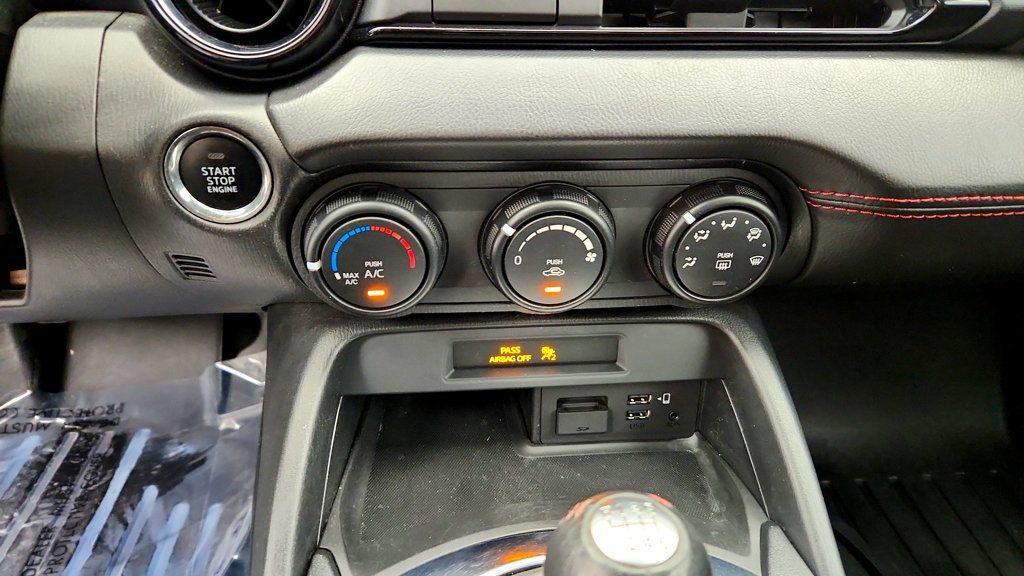 Used 2016 MAZDA MX-5 Miata Club w/ Brembo/BBS Package RWD image 18