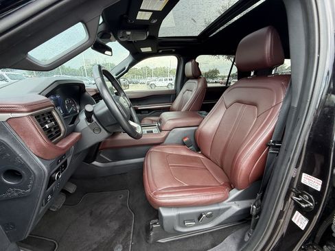Used 2024 Ford Expedition Limited RWD image 29