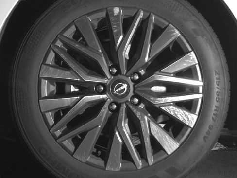 Used 2025 Nissan Altima 2.5 SV image 12