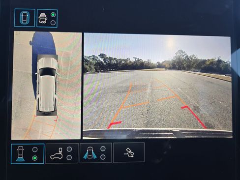 Used 2025 GMC Yukon XL Denali Ultimate image 12