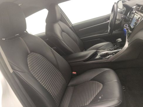 Used 2018 Toyota Camry SE FWD image 21