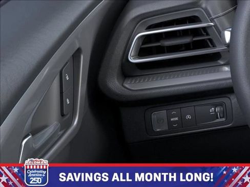 New 2025 Chevrolet Traverse LT w/ Sun and Wheel Package FWD image 22