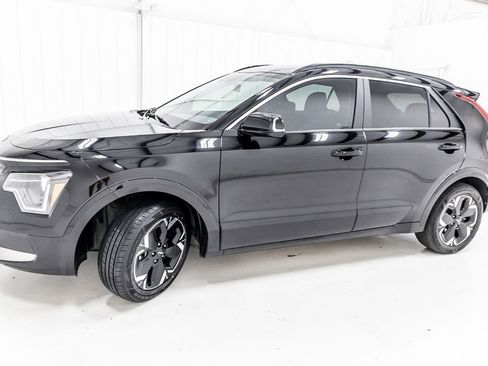 Used 2023 Kia Niro Wind FWD image 3