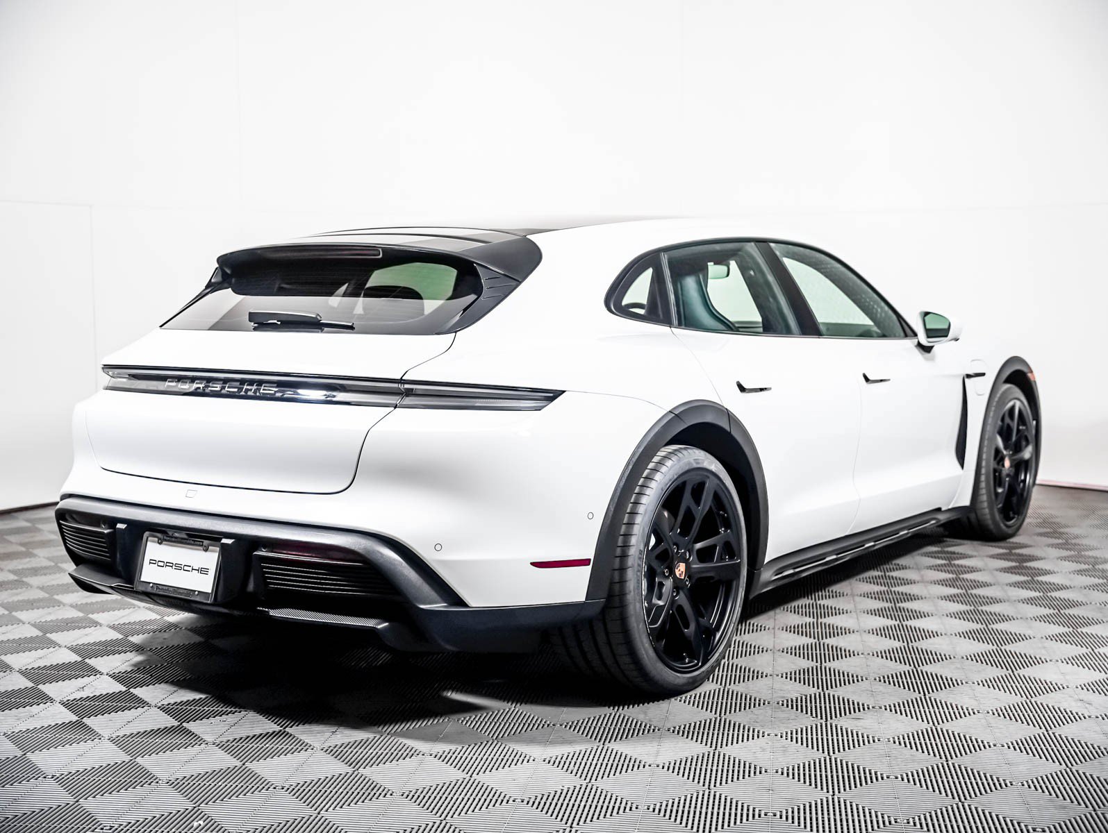 Certified 2025 Porsche Taycan 4 Cross Turismo AWD/4WD image 10