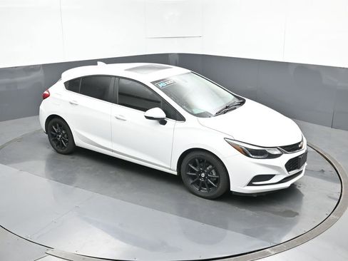 Used 2018 Chevrolet Cruze LT w/ Sun And Sound Package image 49