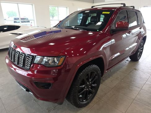 Used 2019 Jeep Grand Cherokee Altitude AWD/4WD image 1