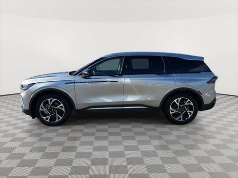 Used 2025 Lincoln Nautilus Premier w/ Equipment Group 102A AWD/4WD image 6