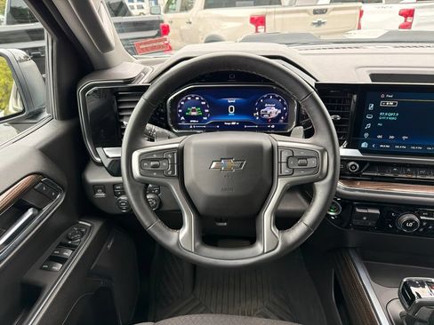 Used 2024 Chevrolet Silverado 1500 LT Trail Boss w/ Convenience Package II AWD/4WD image 14