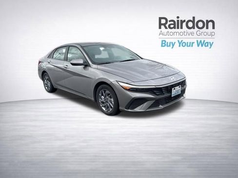 Used 2024 Hyundai Elantra SEL image 1