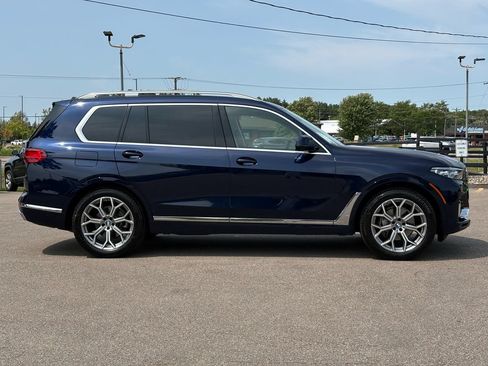 Used 2022 BMW X7 xDrive40i w/ Premium Package AWD/4WD image 9